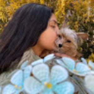 Meet your Posher, Adriana